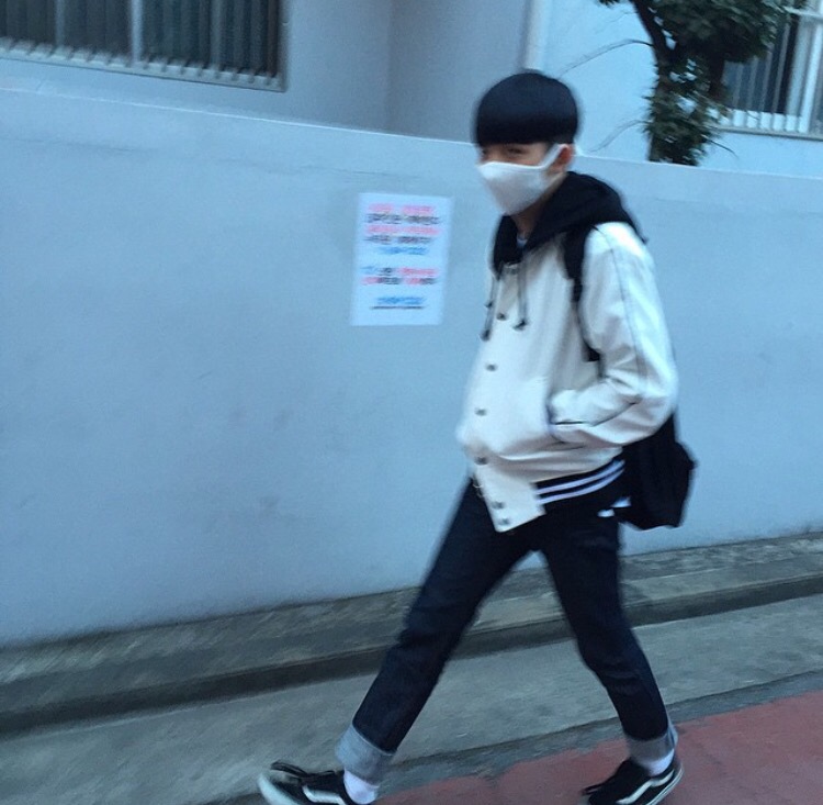 水盛伦霭