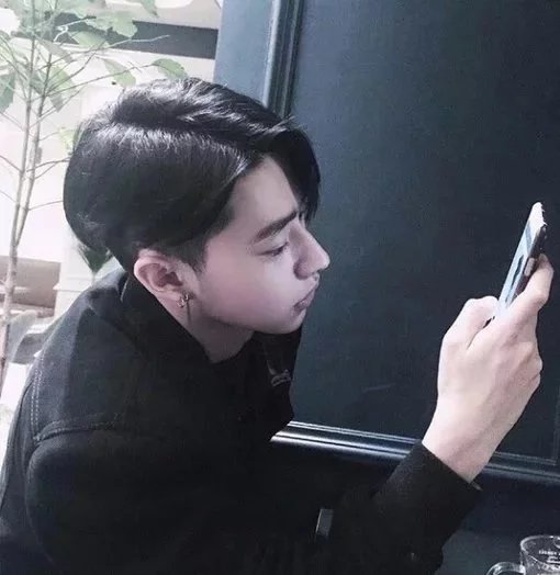 欧东群谦