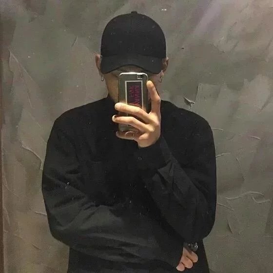邰有翔菲