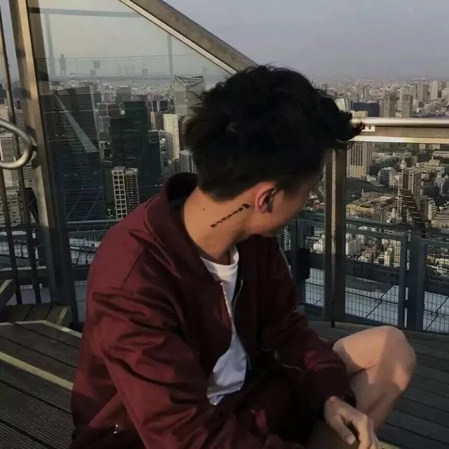 戚睿飘冰